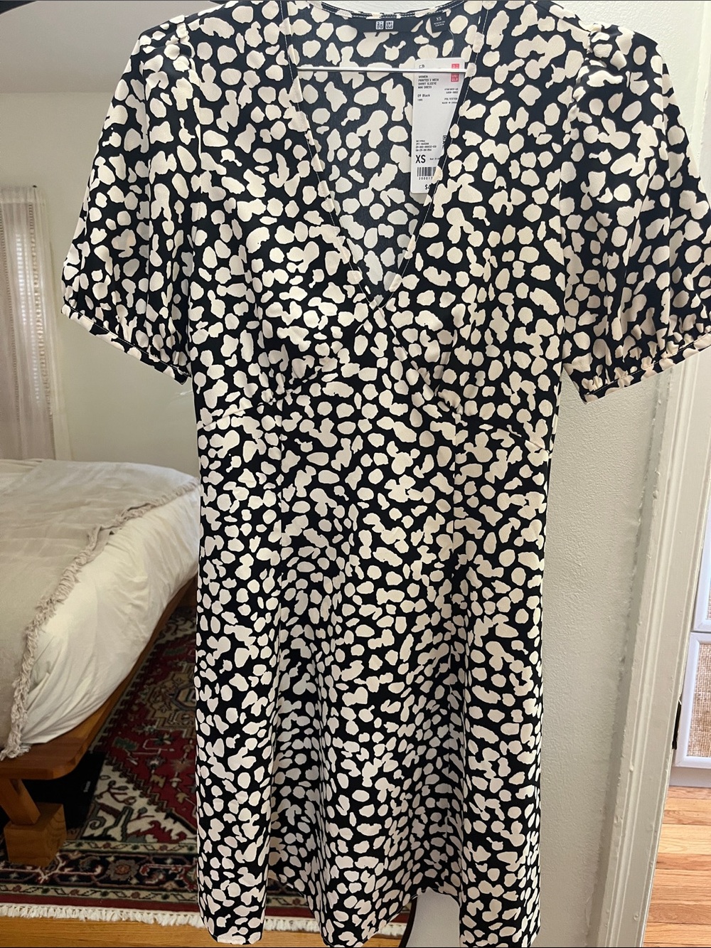 NWT | Uniqlo | Black and Cream Printed V-Neck Short Sleeve Dress